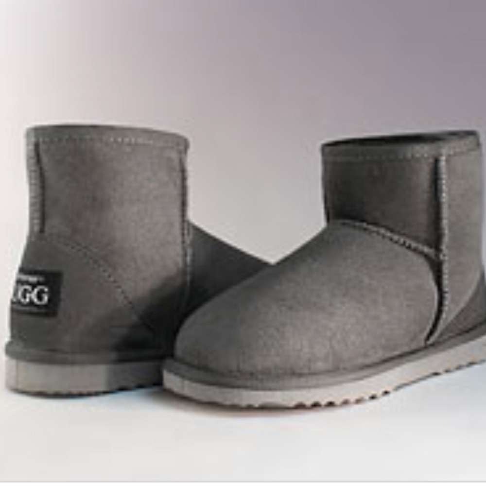 Uggs Short Gray. New Condition.